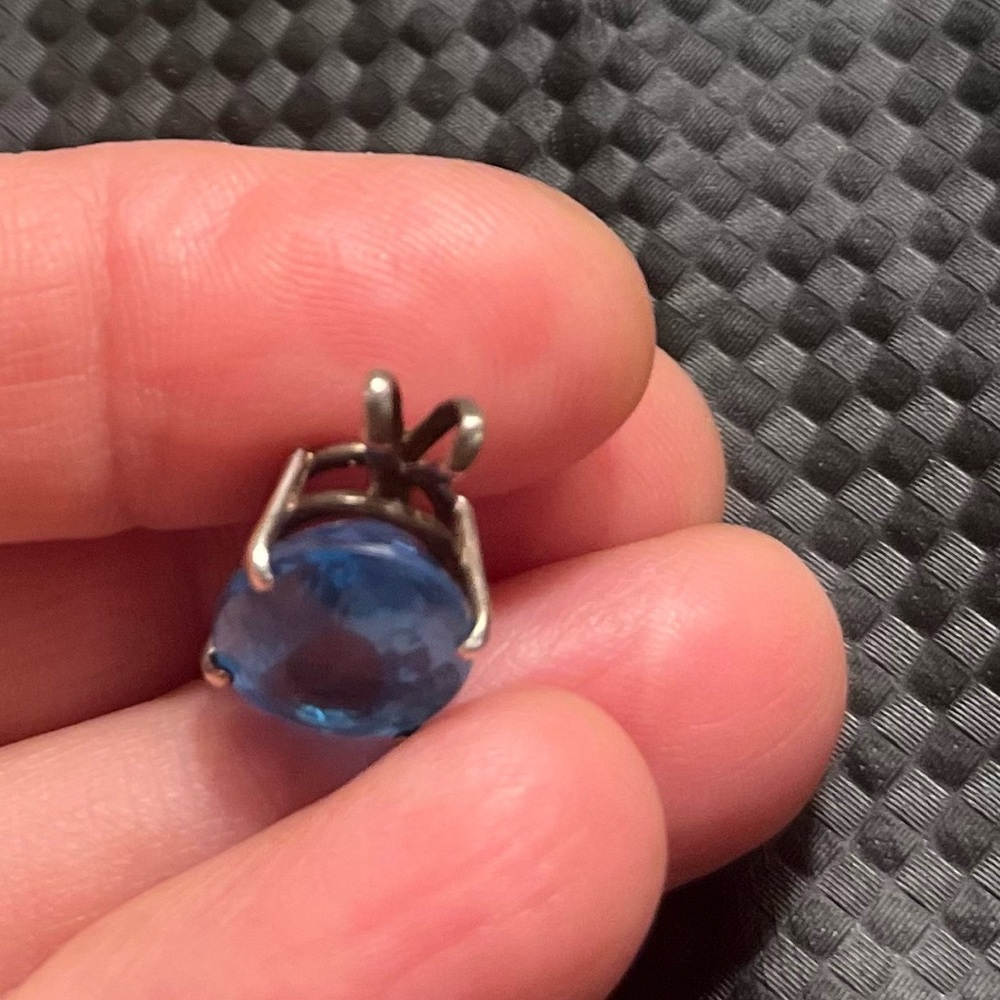 Blue TOPAZ Silver Setting Oval Faceted Pendant Gorgeous - Picture 3 of 10